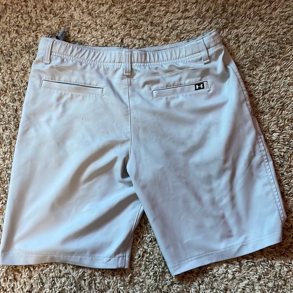 Youth UnderArmor Golf Shorts - Picture 2 of 3